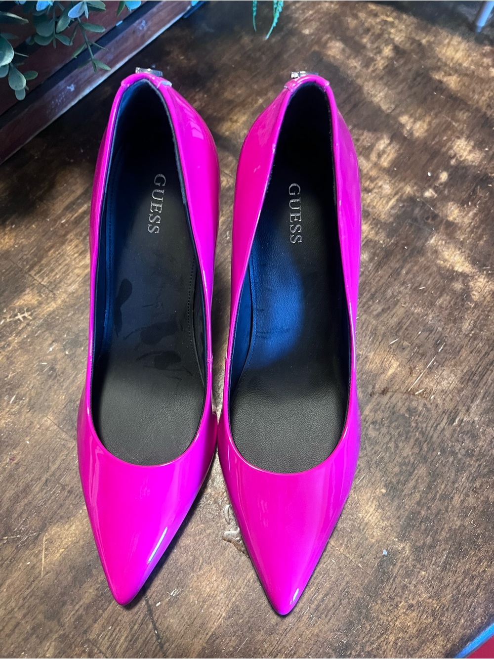 GUESS Women's Hot Pink Patent Pointed-Toe Heels - Picture 9 of 9